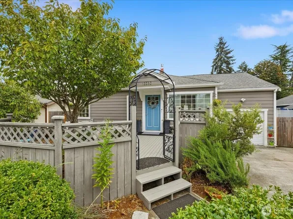 12232 Fremont Avenue N, Seattle, WA 98133