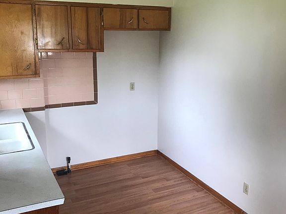 2nd image of 921 & 923 Donald Ave