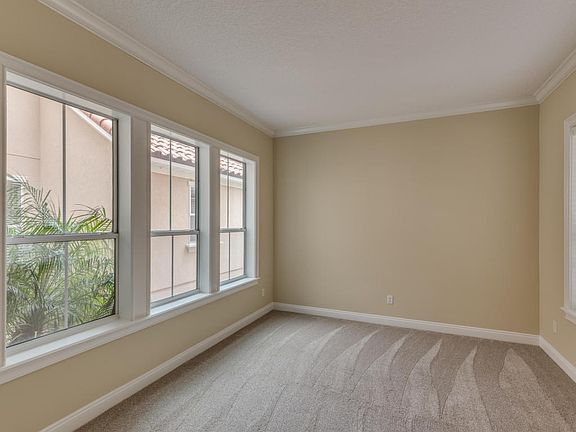 Living Room /Den