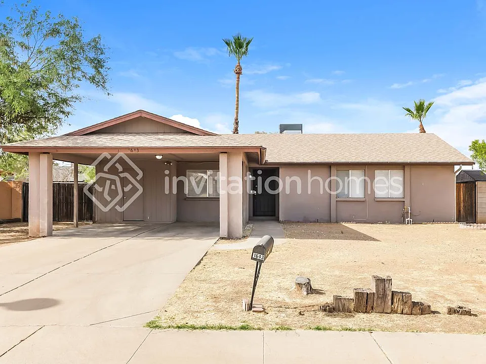 1643 W Muriel Dr