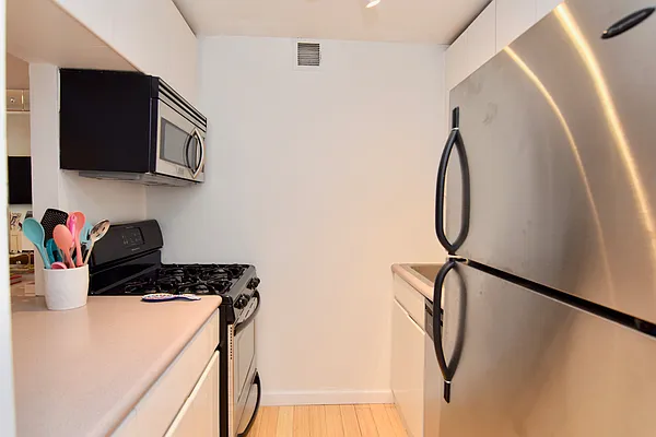 Rented by Keller Williams NYC | media 18