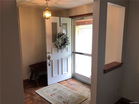 2nd image of 1934 Creekside Dr