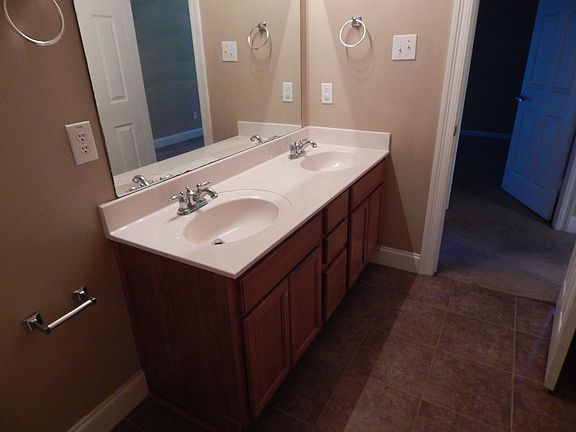5th image of 22442 Balmoral Dr