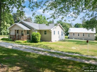7961 Sidney Rd, Greenville, MI 48838