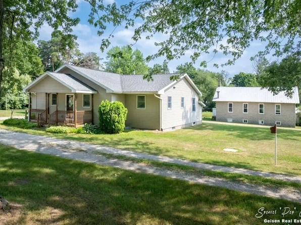 7961 Sidney Rd, Greenville, MI 48838