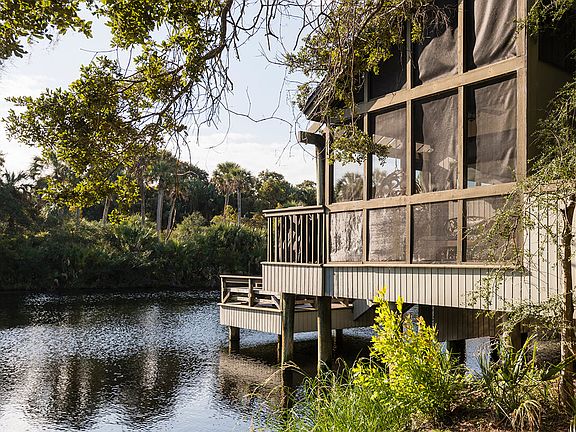 3rd image of 4587 Park Lake Dr