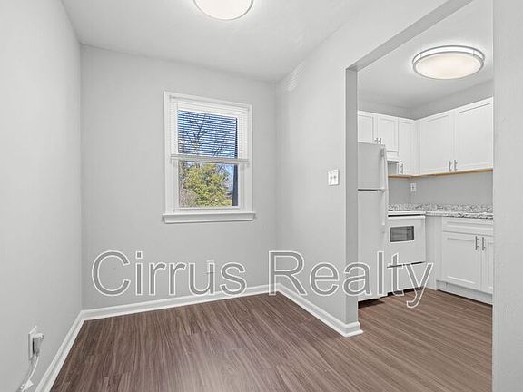 5th image of 519 Ashlawn Dr APT 6