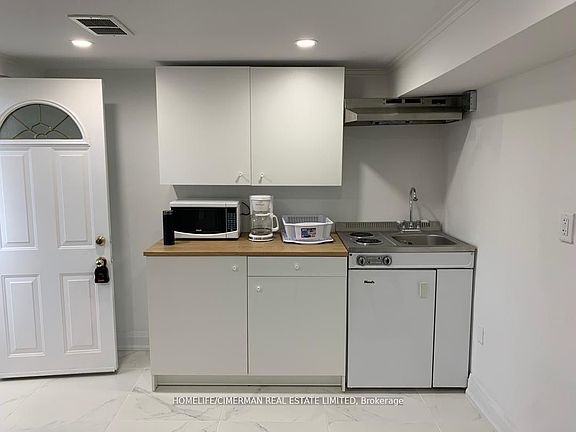 3rd image of 106 Holcolm Rd #Basement