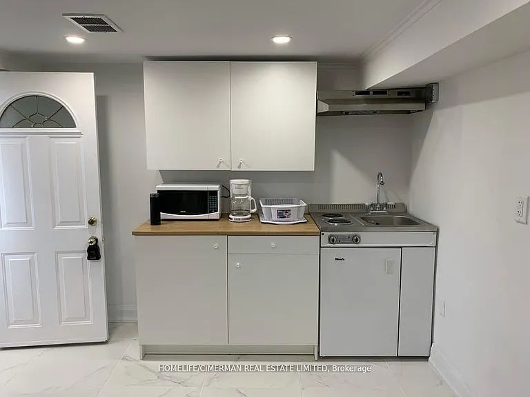 106 Holcolm Rd #BASEMENT — Photo 3
