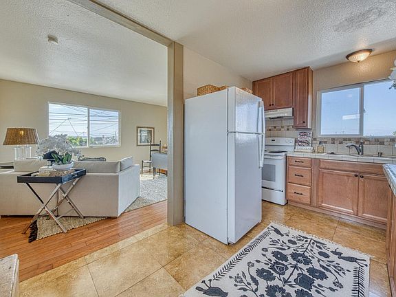 4th image of 1696 Laguna St