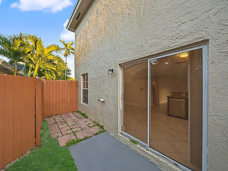 5789 Woodland Point Dr — Photo 20