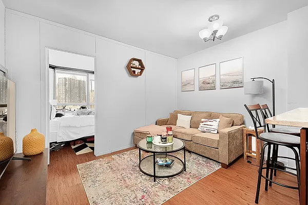 Rented by Compass | media 12