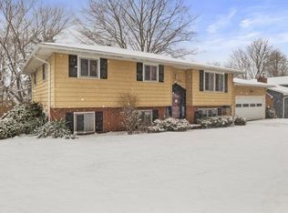 199 Larkspur Ln, Rochester, NY 14622