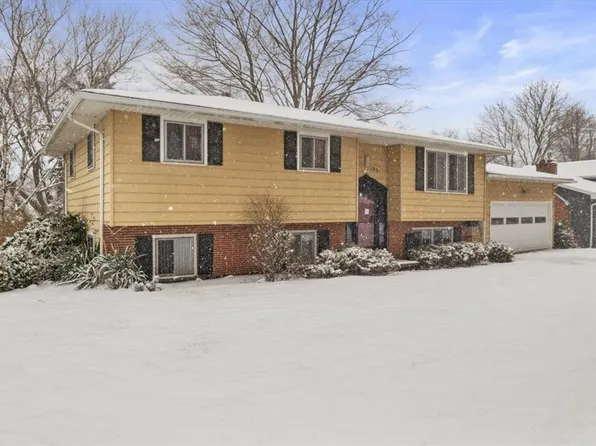 199 Larkspur Ln, Rochester, NY 14622