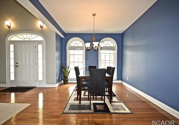 3rd image of 38267 Sunshine Ln