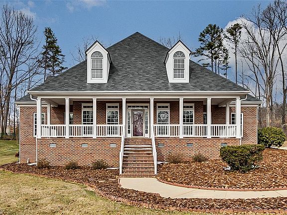 2nd image of 637 Anns Ct