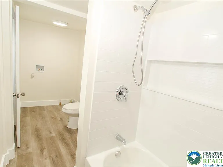 330 Walnut St — Photo 8