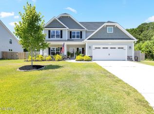 105 Permeta Dr, Sneads Ferry, NC 28460