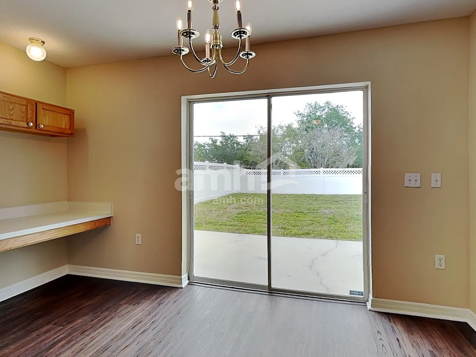 4 bed, 2.0 bath, 1923 sqft, $2,125 — Photo 4