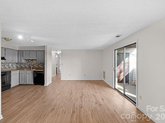5th image of 7530 Pebblestone Dr