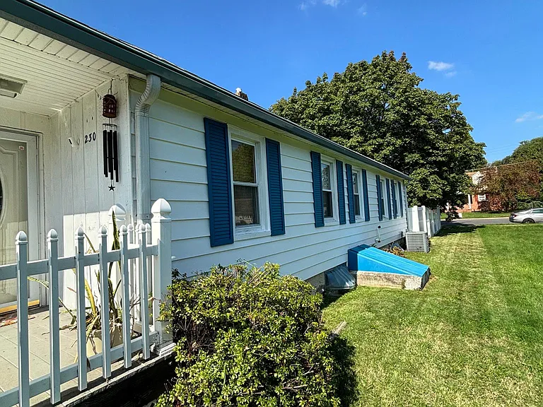 230 Laurel Ave — Photo 19