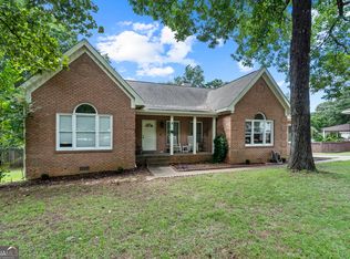 108 Covey Run Dr, Warner Robins, GA 31088