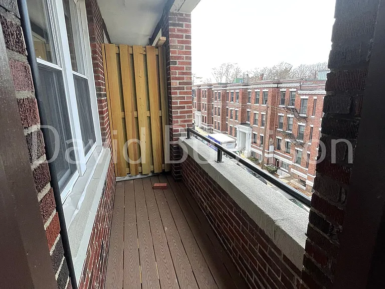 127 Sutherland Rd #E — Photo 11