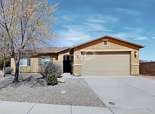 8364 W Green Kingfisher Ln, Tucson, AZ 85757