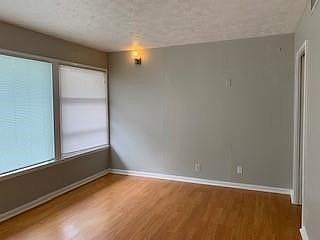 5th image of 6073 Edgewater Dr