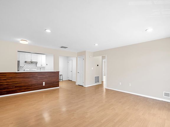 3rd image of 300 Crown Ct APT 523