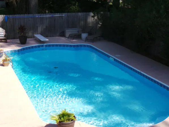 16 Friar Tuck Cir, Columbus, MS 39705