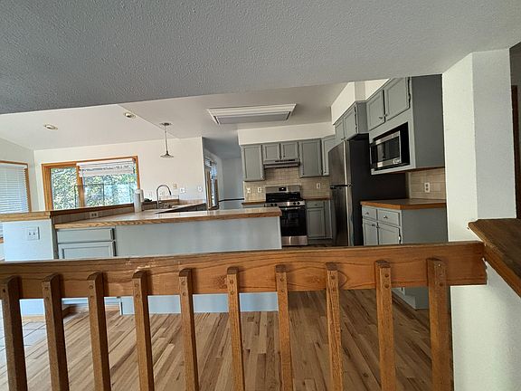 5th image of 2028 Bennington Cir