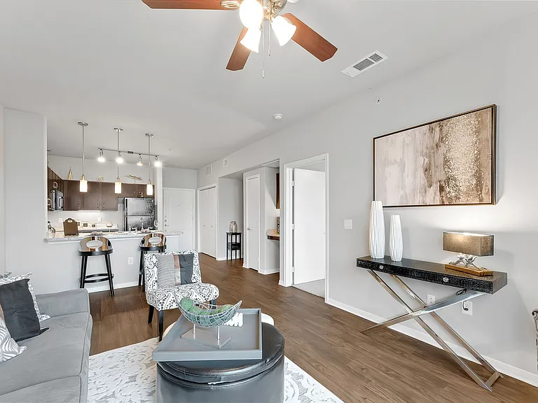Gateway Cedars Apartments — Photo 13