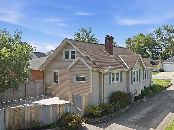 3rd image of 4824 Fairview Ave