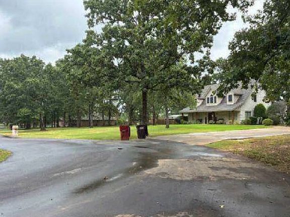 5th image of 2610 Oak Ln