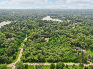 27079 W Robin Rd, Tower Lakes, IL 60010