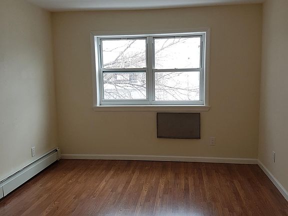 5th image of 15118 82nd St Floor 2