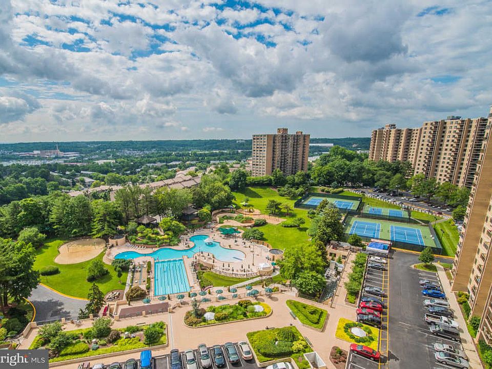1st image of 205 Yoakum Pkwy Unit 1619