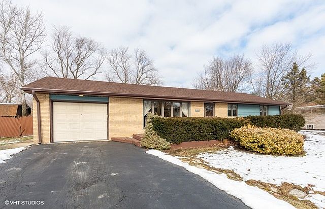 1st image of 7620 Carmichael Dr