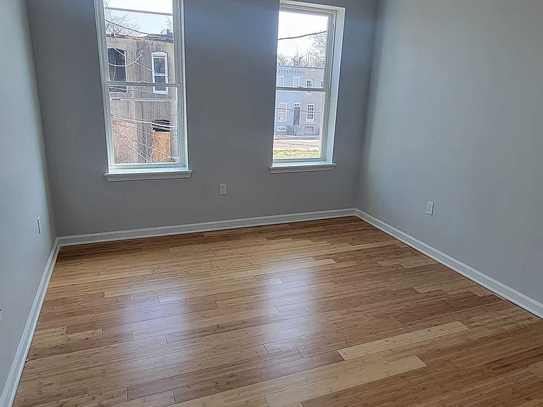 545 N Pulaski St — Photo 10