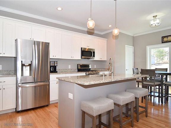 4th image of 23 Ironwood Dr
