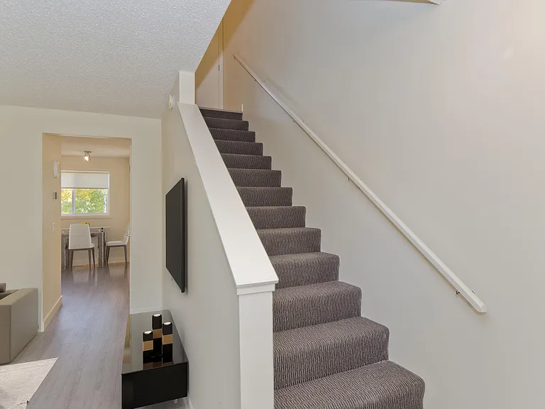 65 Lynnridge Vlg SE — Photo 6