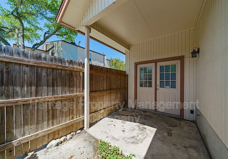 1932 Broken Oak St — Photo 15