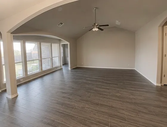 4 bed, 1884 sqft, $2,650 — Photo 3