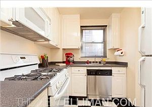 4th image of 1329 2nd Ave #9S