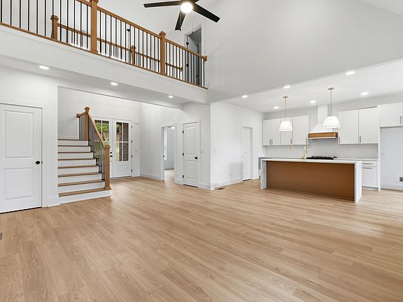 4th image of 9842 Leslie Sandidge Dr