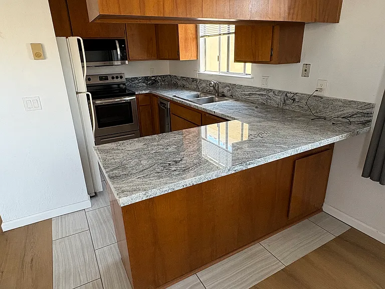230 Park Ave #3 — Photo 3