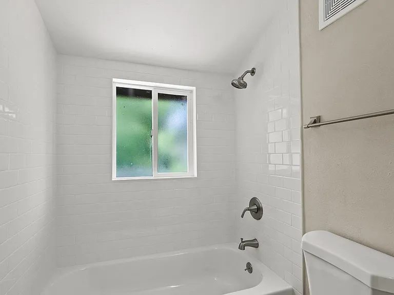 3004 Broadway St #1-3 — Photo 43