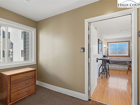 4th image of 301 Pinnacle Inn Road #4208