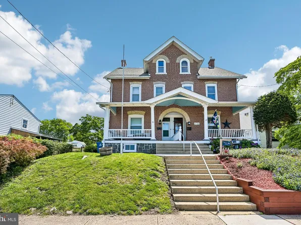 56 E Fairview Ave, Sellersville, PA 18960